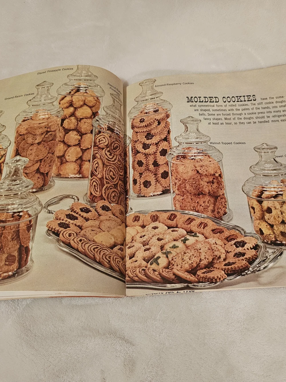 Vintage 1965 McCall’s Cookie Collection Cookbook M1 64 Pages Retro Baking